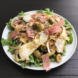 Warm Farro Salad with Arugula, Fennel, Olives, and Prosciutto | www.alldayieat.com