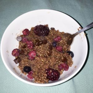 Chocolate Quinoa Breakfast Bowl