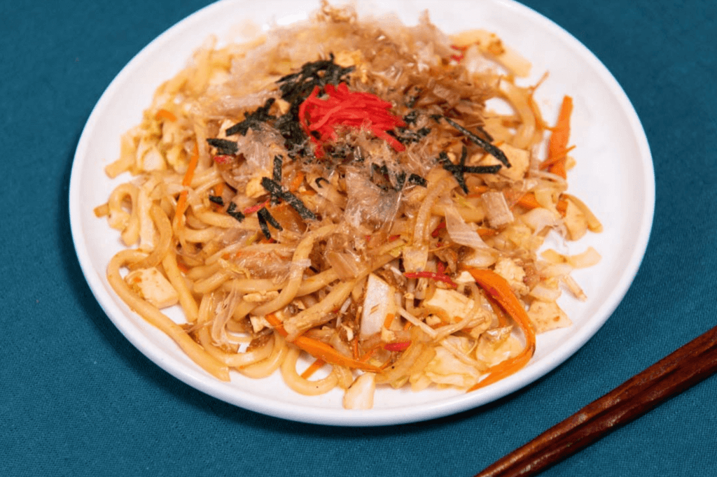 https://alldayieat.com/wp-content/uploads/2020/09/Yakiudon-with-tofu-1024x682.png