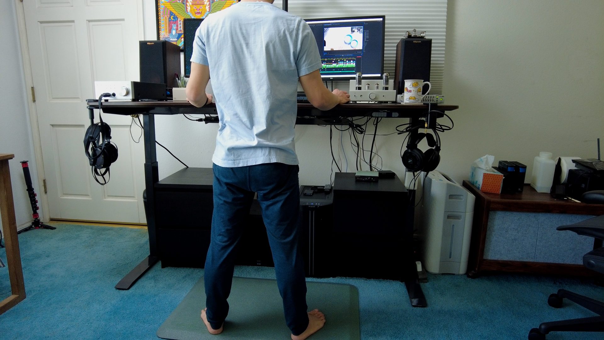 Apex deals standing desk