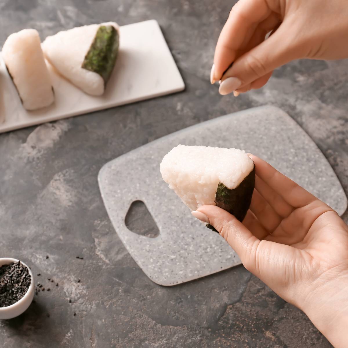 making of omusubi