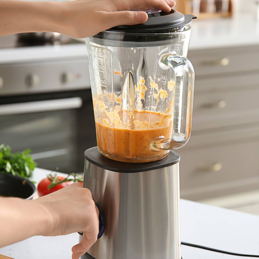 making hot soup using vitamix blender