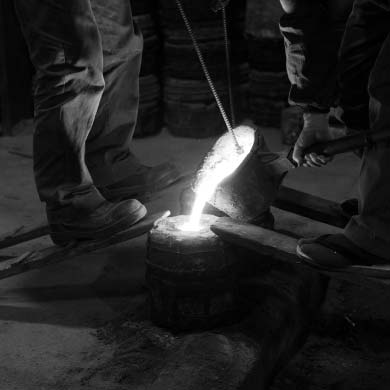 Cast Iron Teapot Production in Iwachu