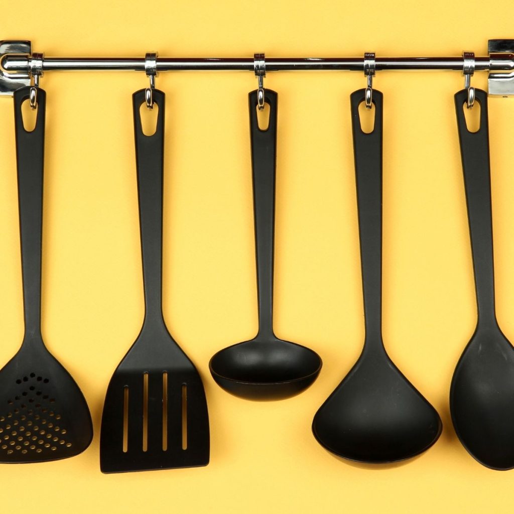 NutriChef 10 -Piece Nylon Assorted Kitchen Utensil Set