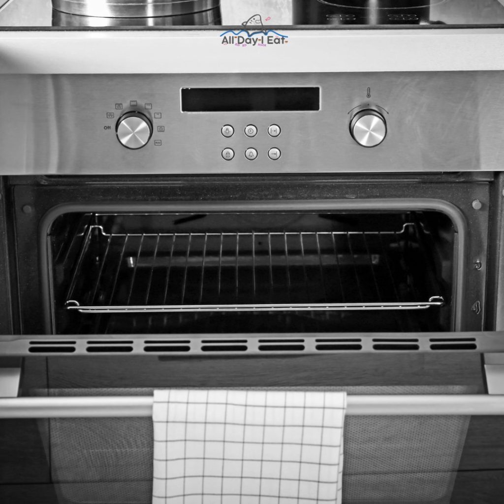 gas range Oven Capacity and Features