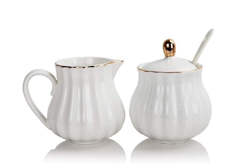 A Ceramic Sugar and Creamer Set