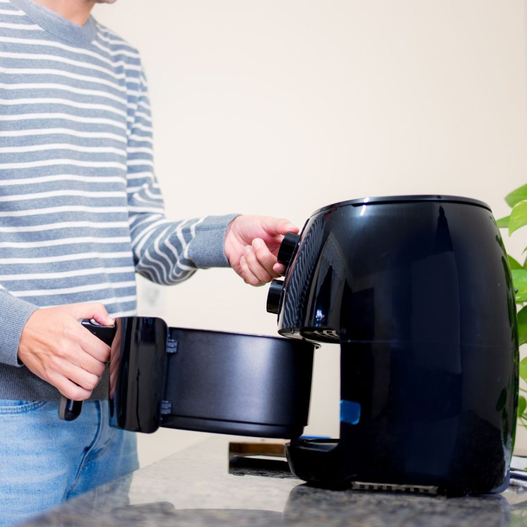 Cuisinart®  How to clean your Cuisinart AirFryer! 